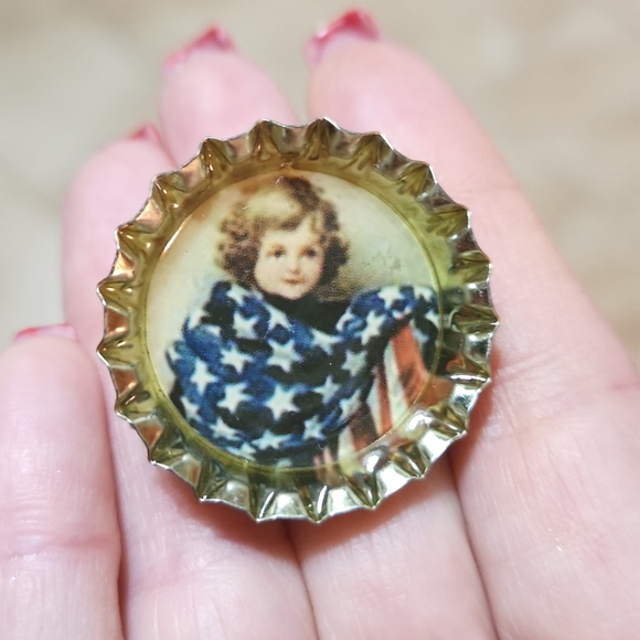 Anthropologie Set Of 6 Patriotic Bottle Cap Pins - Picture 2 of 6